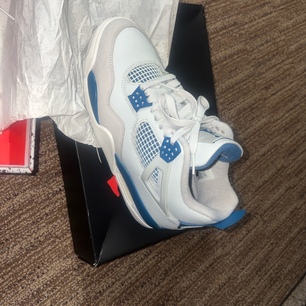Nike White and Blue Jordan Retro 4 Military 2024 Men’s size 8 - Picture 11 of 13